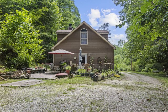 365 Johnny Morton Hollow Road, Stanton, KY 40380