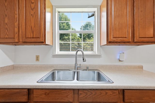 60 Azalea Loop, Conway, AR 72032