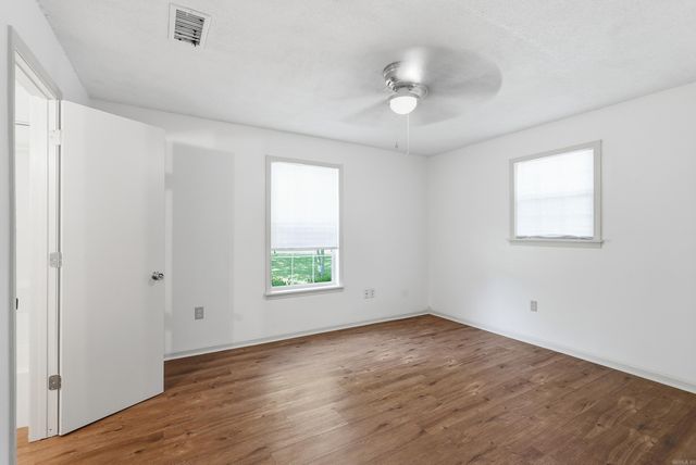 60 Azalea Loop, Conway, AR 72032