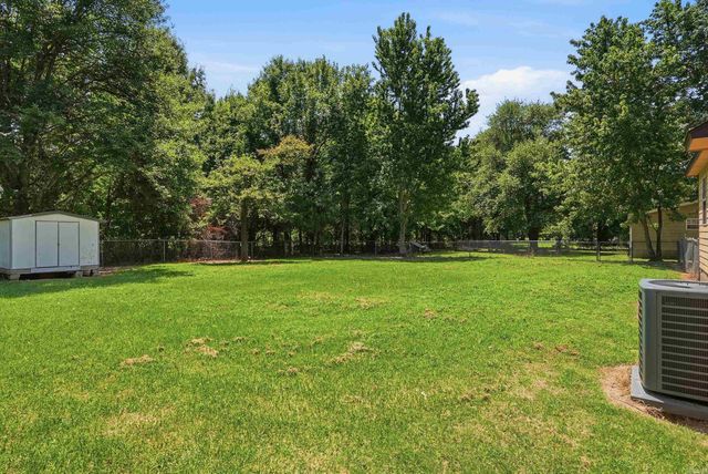 60 Azalea Loop, Conway, AR 72032