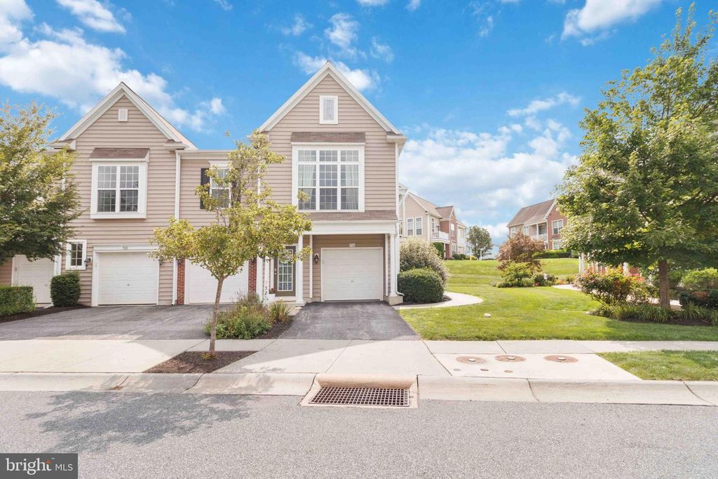 756 WHITETAIL DR, Hummelstown, PA 17036