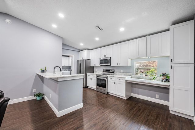 2125 LANIER ROAD, Plant City, FL 33565