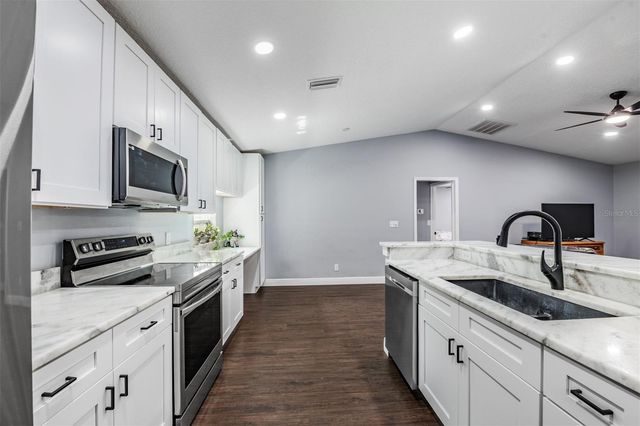 2125 LANIER ROAD, Plant City, FL 33565