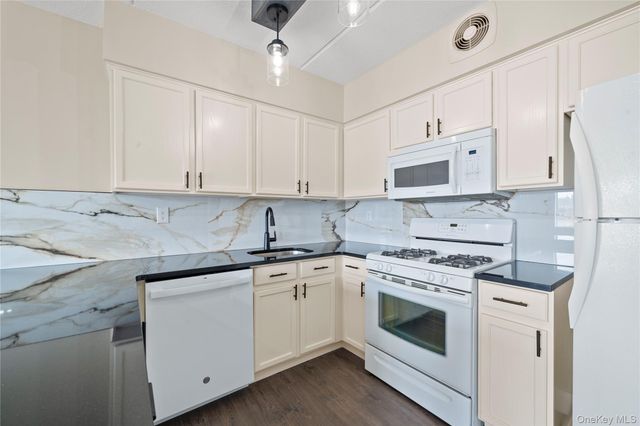 195 Beach 60th Street, Arverne, NY 11692