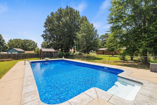 27 Forest Drive, Cabot, AR 72023
