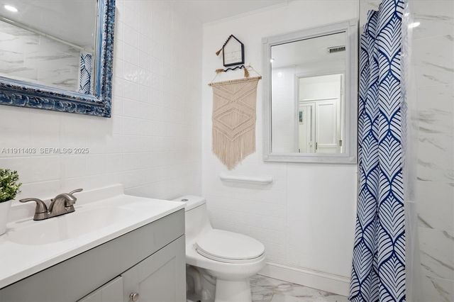 630 NE 175th St, Miami, FL 33162