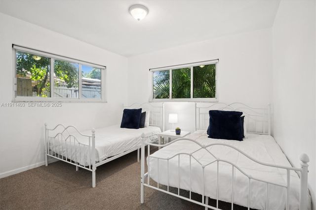 630 NE 175th St, Miami, FL 33162