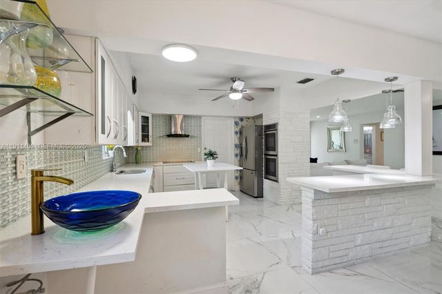 630 NE 175th St, Miami, FL 33162