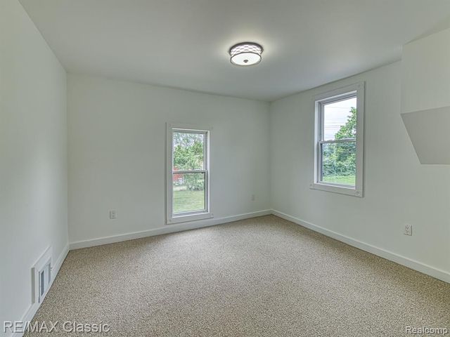 9509 Main Street, Whitmore Lake, MI 48189