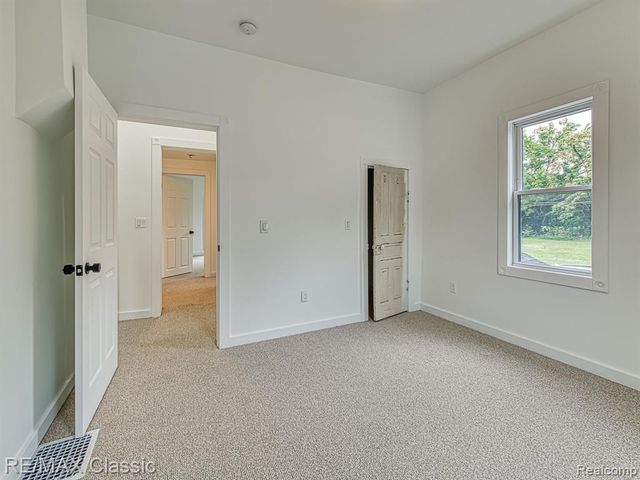 9509 Main Street, Whitmore Lake, MI 48189