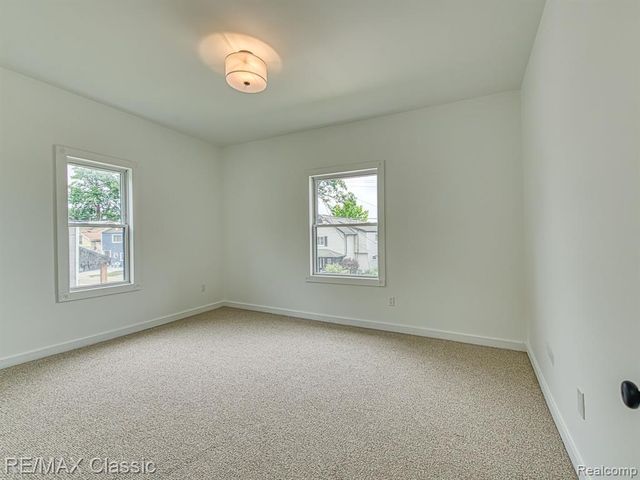 9509 Main Street, Whitmore Lake, MI 48189