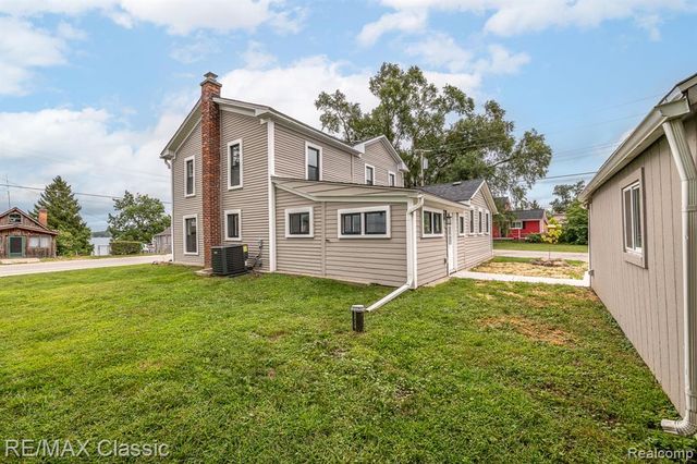 9509 Main Street, Whitmore Lake, MI 48189