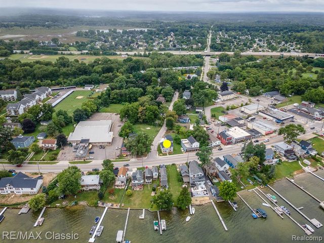 9509 Main Street, Whitmore Lake, MI 48189