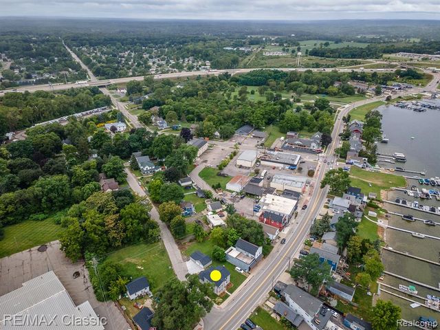 9509 Main Street, Whitmore Lake, MI 48189
