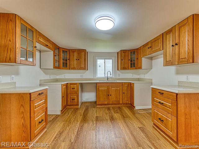 9509 Main Street, Whitmore Lake, MI 48189