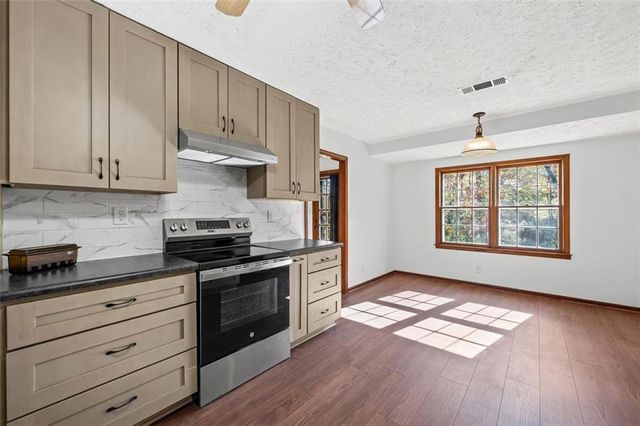 2005 HIGHRIGGS Lane, Snellville, GA 30078