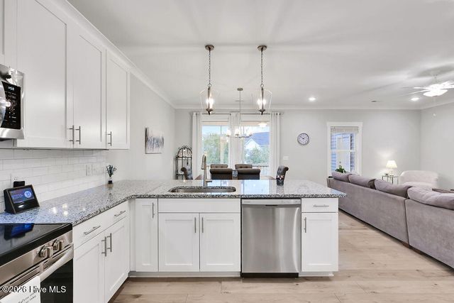 7402 Springwater Drive, Wilmington, NC 28411