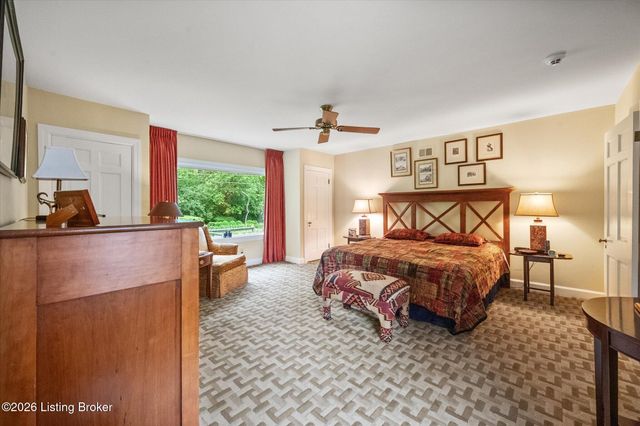 3004 Colonial Hill Rd, Louisville, KY 40205