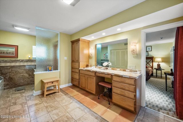 3004 Colonial Hill Rd, Louisville, KY 40205