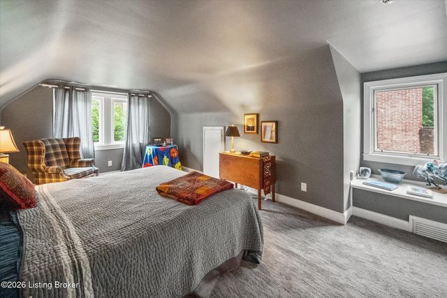 3004 Colonial Hill Rd, Louisville, KY 40205