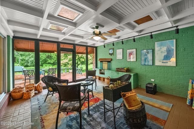 3004 Colonial Hill Rd, Louisville, KY 40205