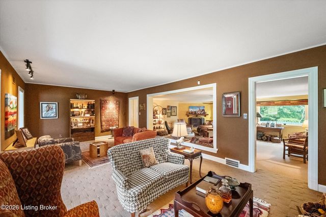 3004 Colonial Hill Rd, Louisville, KY 40205