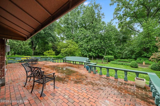 3004 Colonial Hill Rd, Louisville, KY 40205