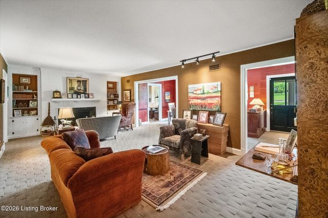 3004 Colonial Hill Rd, Louisville, KY 40205
