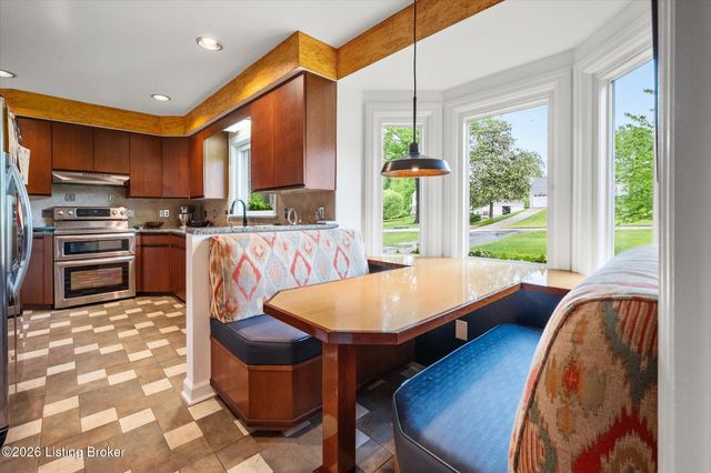 3004 Colonial Hill Rd, Louisville, KY 40205