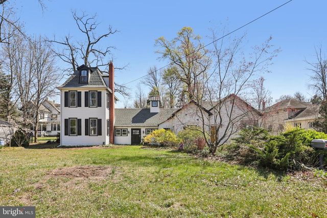 1 W LINDEN RD, Burlington Township, NJ 08016