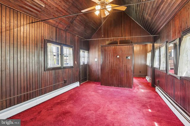 1 W LINDEN RD, Burlington Township, NJ 08016