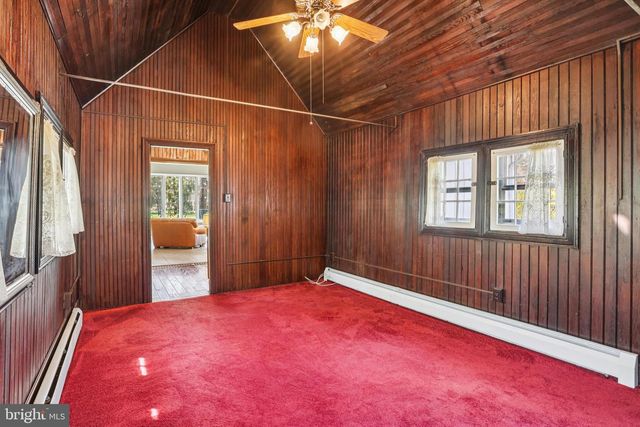 1 W LINDEN RD, Burlington Township, NJ 08016