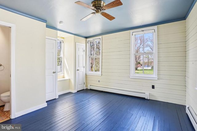 1 W LINDEN RD, Burlington Township, NJ 08016