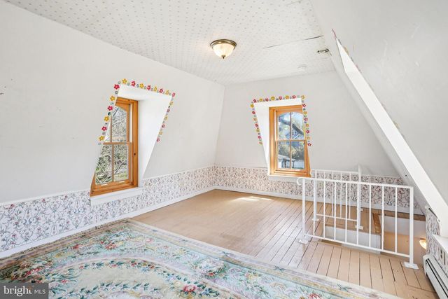 1 W LINDEN RD, Burlington Township, NJ 08016