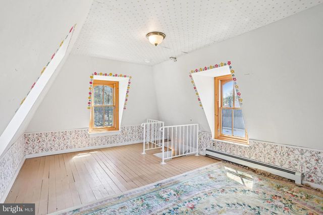 1 W LINDEN RD, Burlington Township, NJ 08016