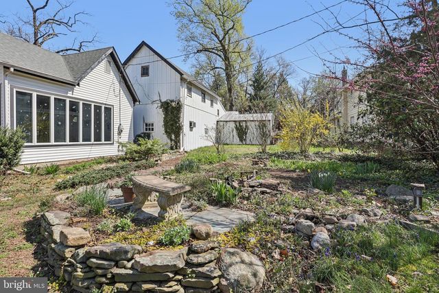 1 W LINDEN RD, Burlington Township, NJ 08016