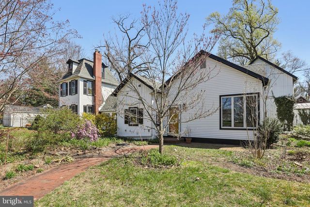 1 W LINDEN RD, Burlington Township, NJ 08016