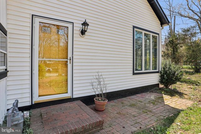 1 W LINDEN RD, Burlington Township, NJ 08016