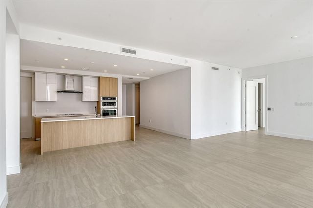 301 QUAY COMMONS 1011, Sarasota, FL 34236