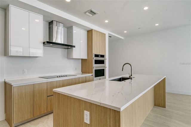 301 QUAY COMMONS 1011, Sarasota, FL 34236