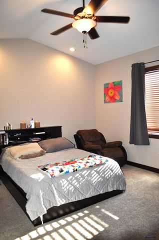 3029 HOEFER AVE, Rapid City, SD 57701