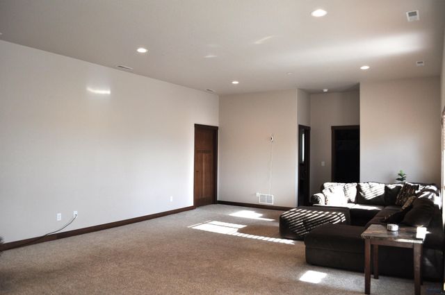 3029 HOEFER AVE, Rapid City, SD 57701