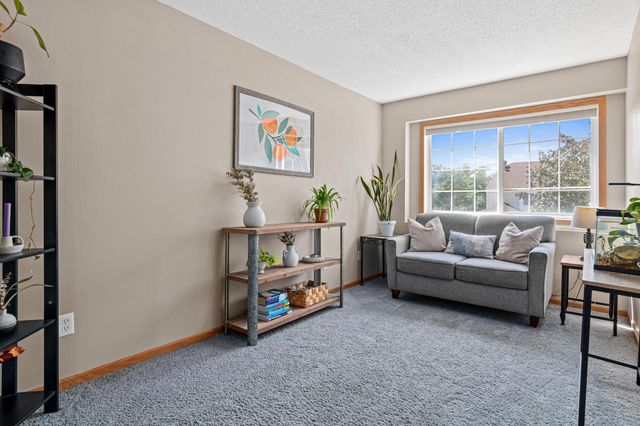 15784 Flackwood Trail 95, Apple Valley, MN 55124