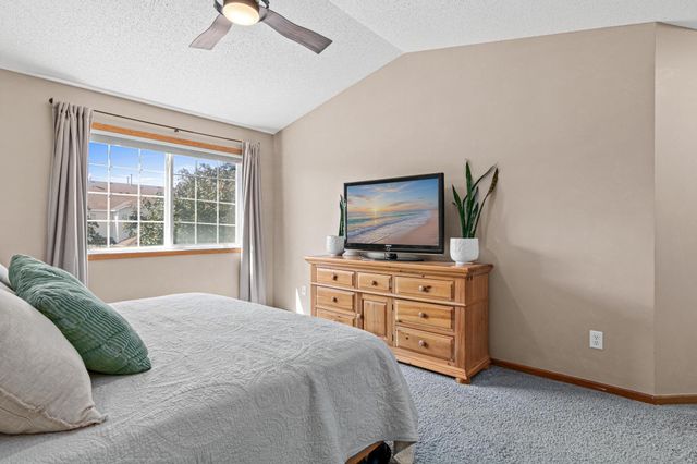 15784 Flackwood Trail 95, Apple Valley, MN 55124