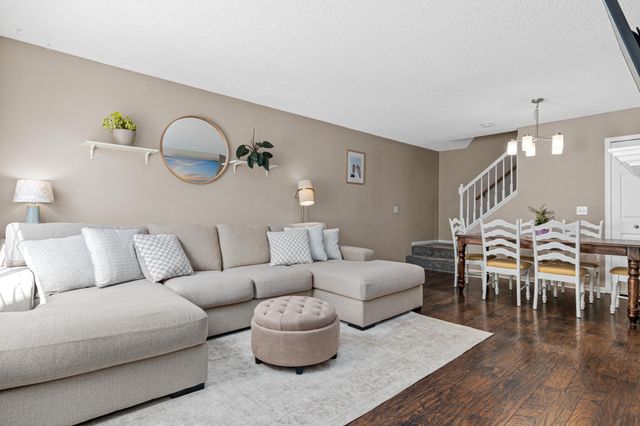15784 Flackwood Trail 95, Apple Valley, MN 55124