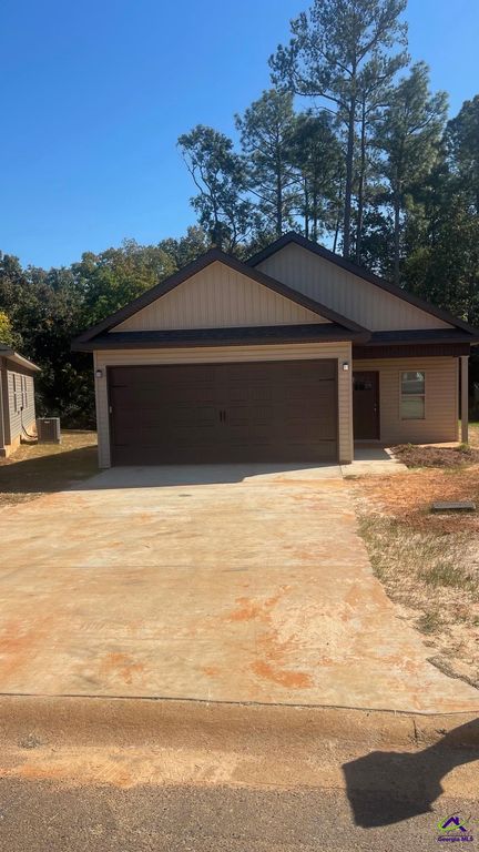 141 Rolling Woods Circle, Warner Robins, GA 31088