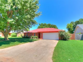 1107 W Johnathan Way, Mustang, OK 73064