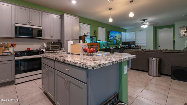 1903 W 21st Avenue, Apache Junction, AZ 85120