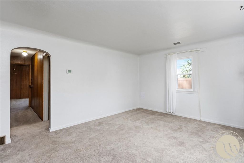 948 Lake Elmo Drive, Billings, MT 59105 photo 3