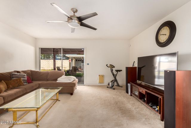 2202 E HAMPTON Avenue, Mesa, AZ 85204